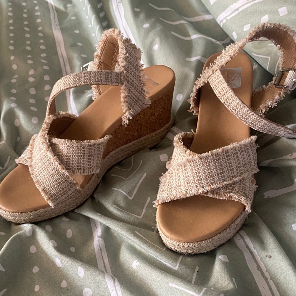Dolce Vita Beige Wedge Sandals size 8